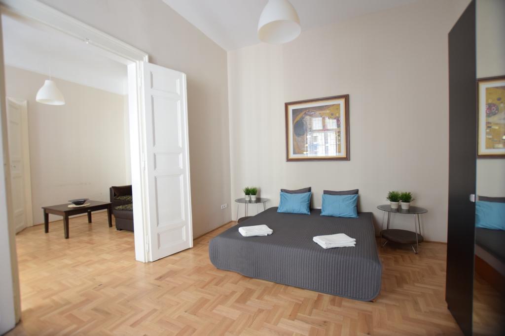 Standard Apartment By Hi5 - Muzeum 5 Budapeşte Dış mekan fotoğraf